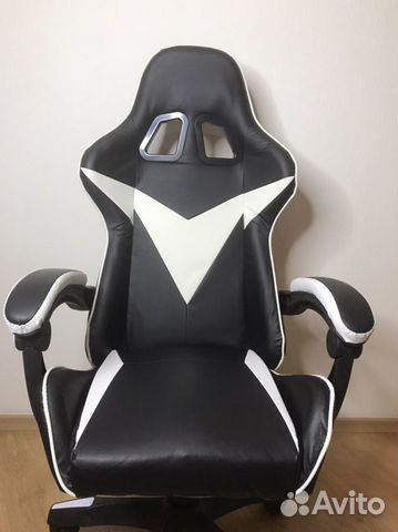 Игровое компьютерное кресло