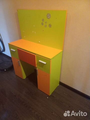 Детский туалетный столик