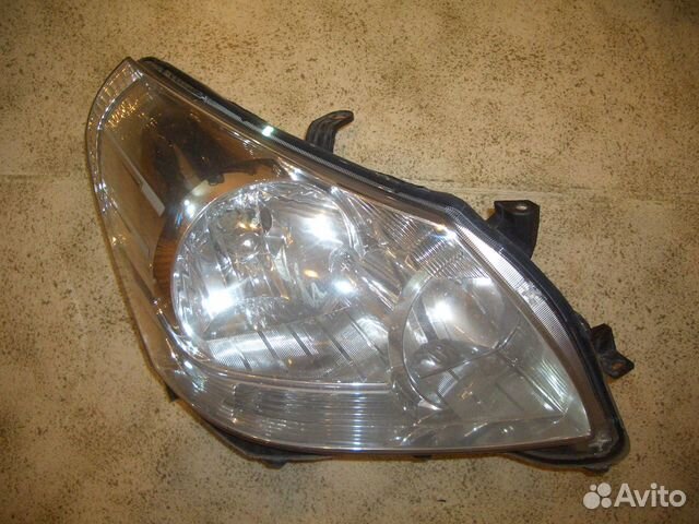 Фара правая Тойота Версо с09