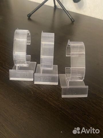 Пластиковый держатель для часов