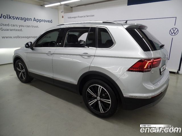 Volkswagen Tiguan 2.0 AMT, 2019, 28 740 км