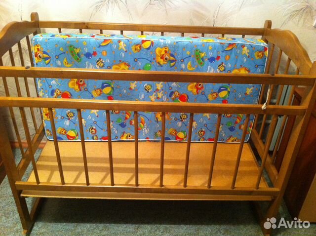 Детская кроватка и матрац