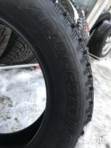 Новые шины R15 Бриджстоун зимние шипованные Новые шины R15 Бриджстоун зимние шипованные