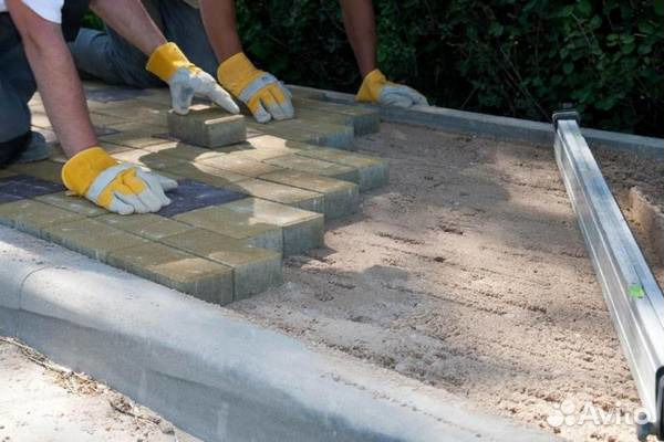Укладка брусчатки и тротуарной плитки Укладка брусчатки и тротуарной плитки