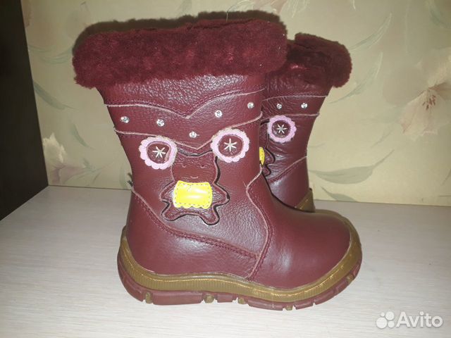Продам новые зимние ботинки