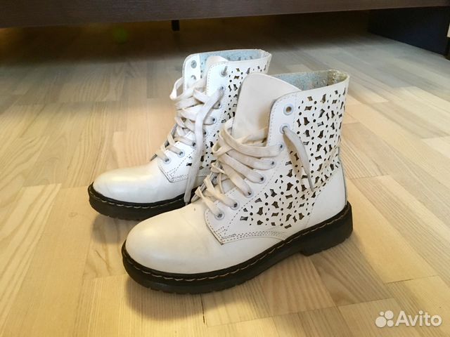 Ботинки белые кожаные 39 р