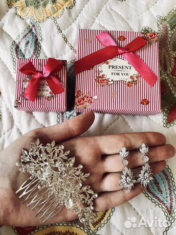 Свадебный набор для невесты: серьги и гребень