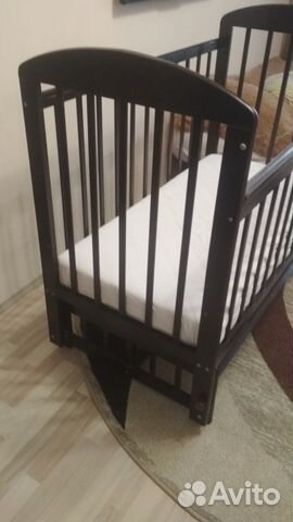 Продам детскую кроватку с поперечным маятником Продам детскую кроватку с поперечным маятником