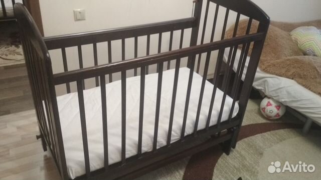 Продам детскую кроватку с поперечным маятником Продам детскую кроватку с поперечным маятником