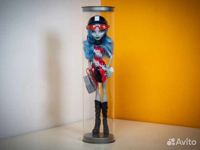 Гулия Йелп и скутер скариж М Хай - кукла в колбе Гулия Йелп и скутер скариж М Хай - кукла в колбе