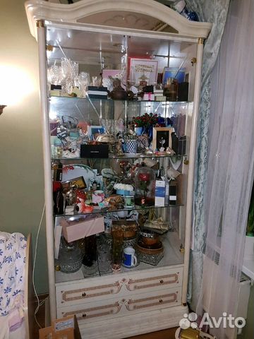 Мебель в квариру Сервант витрина комод