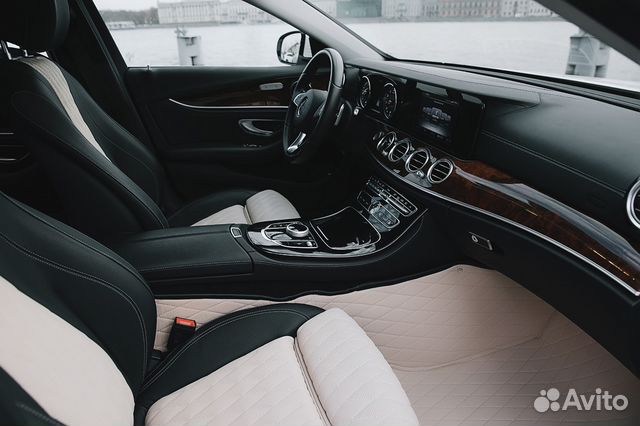 Авто на свадьбу Mercedes E213 - машина с водителем Авто на свадьбу Mercedes E213 - машина с водителем
