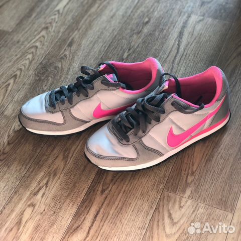 Кроссовки Nike новые, оригинал Кроссовки Nike новые, оригинал