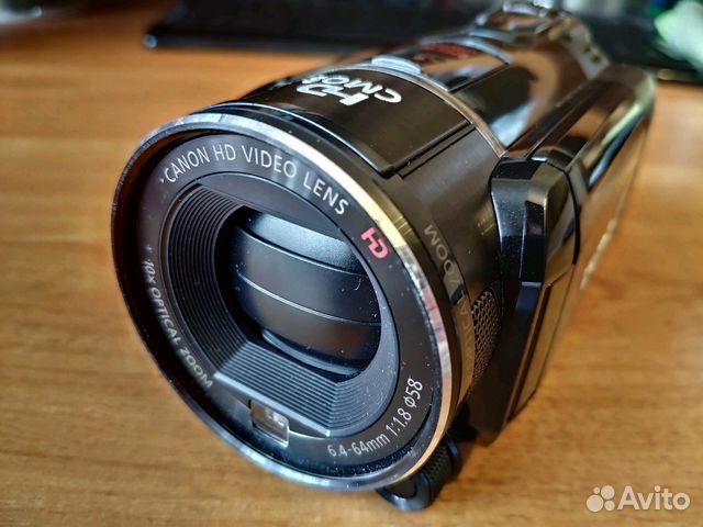 Canon Legria HF-S200 полупрофессиональная 1080p Canon Legria HF-S200 полупрофессиональная 1080p
