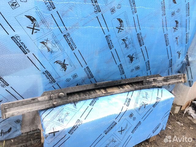 Абсорбер переднего бампера Toyota Land Cruiser 200 Абсорбер переднего бампера Toyota Land Cruiser 200