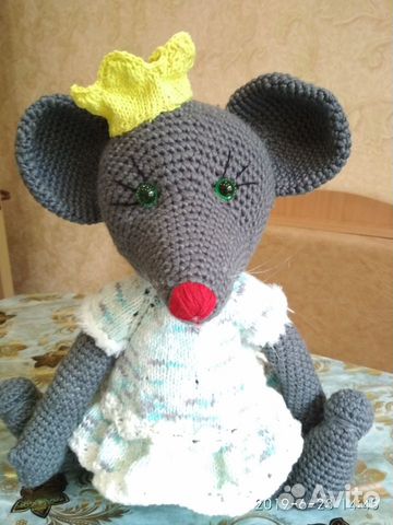 Вязаные игрушки Мышка королева Вязаные игрушки Мышка королева