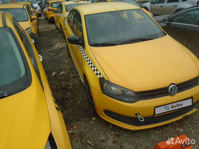 Volkswagen Polo 1.6 МТ, 2015, битый, 100 000 км Volkswagen Polo 1.6 МТ, 2015, битый, 100 000 км