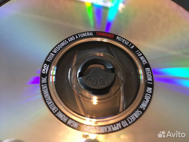 4 свадьбы и 1 похороны DVD юбилейное издание (R1) 4 свадьбы и 1 похороны DVD юбилейное издание (R1)