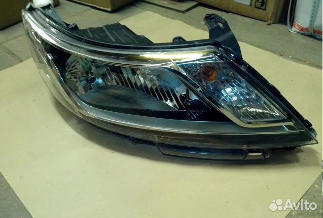 Фара правая Киа Рио Kia Rio 3 2011 2012 2013 2014