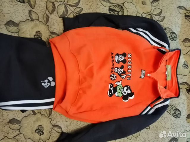 Спортивный костюм Спортивный костюм
