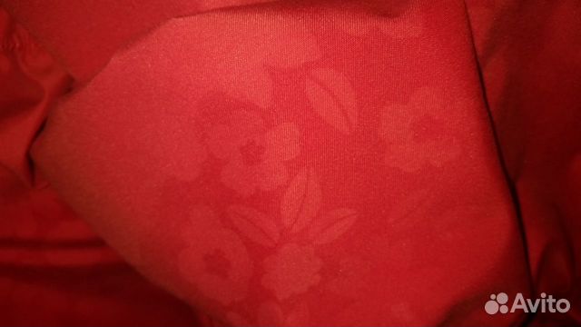 Поодам ветровку на девочку 6-8 лет Поодам ветровку на девочку 6-8 лет