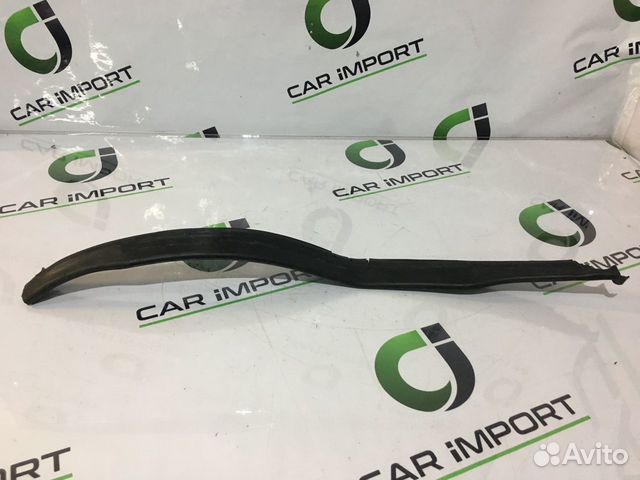 Мерседес w204 Уплотнитель капота левый 204