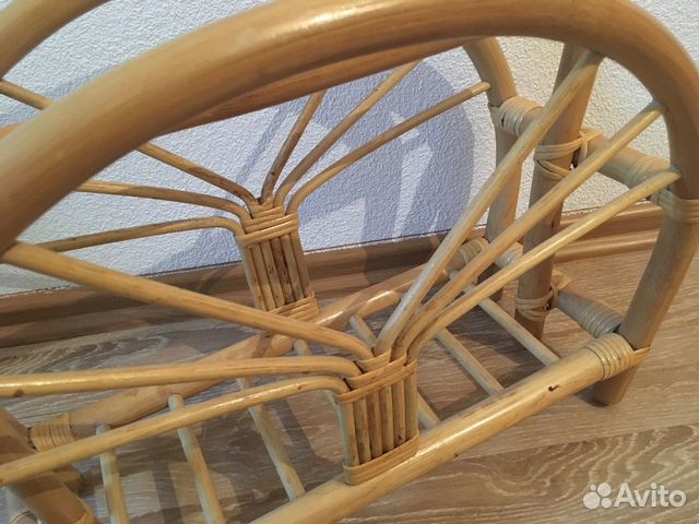 Газетница из ротанга