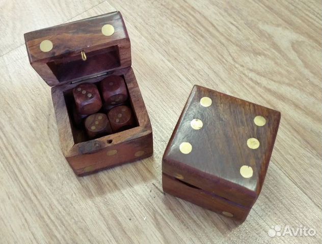 Игральные кости красное дерево