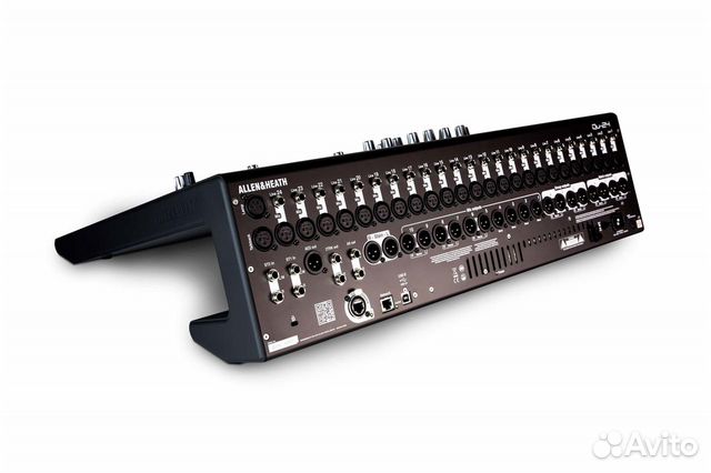 Цифровой микшер Allen & Heath QU-24c Цифровой микшер Allen & Heath QU-24c