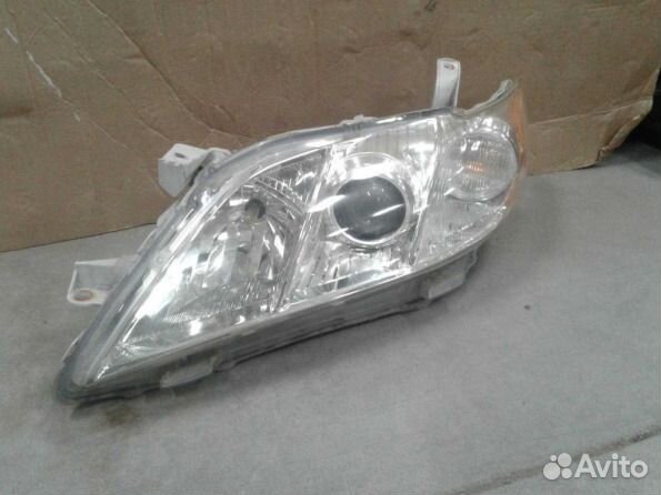 Фара Тойота Камри 40 ксенон оригинал Фара Тойота Камри 40 ксенон оригинал