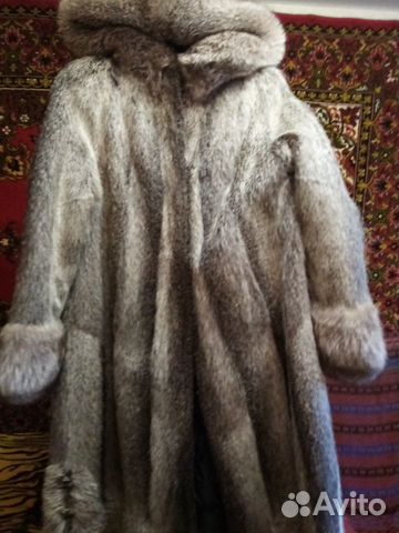 Шуба женская из меха нутрии с отделкой мехом песца Шуба женская из меха нутрии с отделкой мехом песца