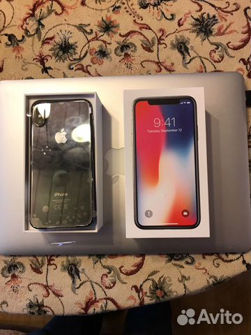 Телефон iPhone X