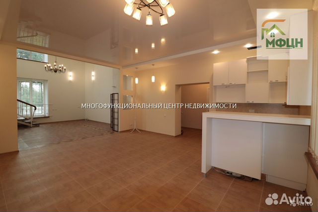 Дом 357.4 м² на участке 11 сот.