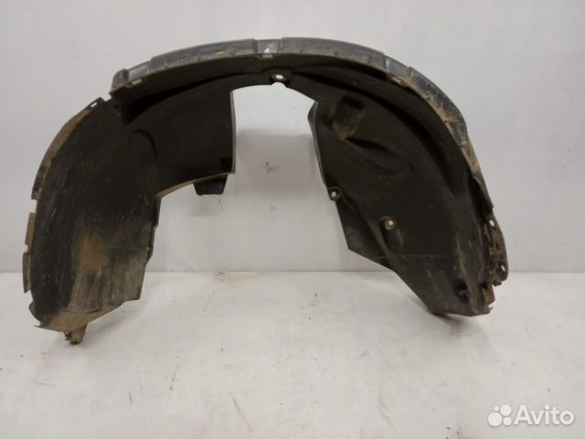 Подкрылок передний левый Renault Duster 2010 Подкрылок передний левый Renault Duster 2010