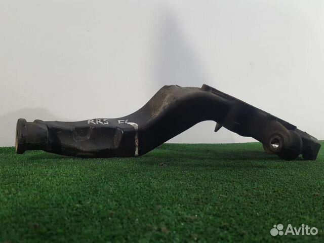 Передний левый поворотный кулак D3 RRS Land Rover