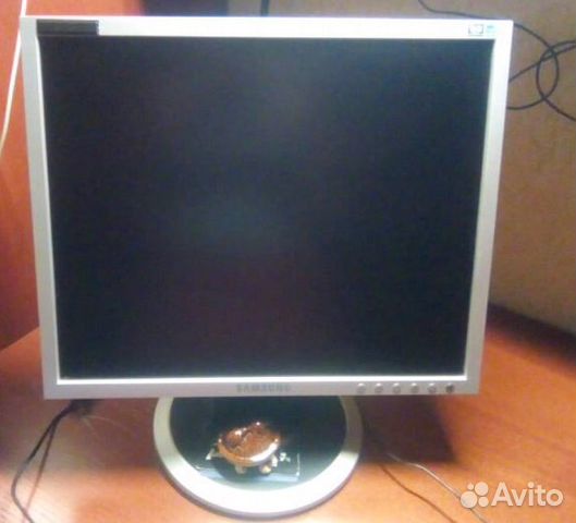 Монитор. SAMSUNG SyncMaster 740N