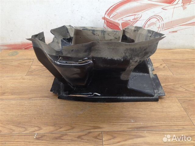 Дефлектор интрекулера левый Volkswagen Touareg 2