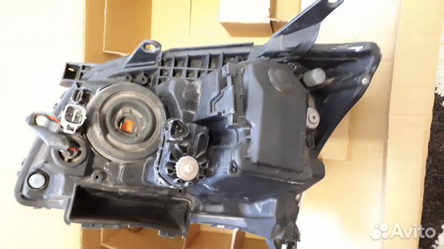 Фара на Toyota Avensis дорестайл 03-06 depo 212-11