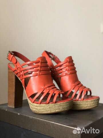 Босоножки красные на каблуке с плетёной подошвой