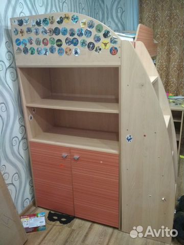 Детская кровать со шкафом, столом, полками Детская кровать со шкафом, столом, полками