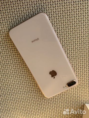 Телефон iPhone 8 Plus