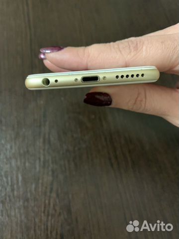 Телефон iPhone