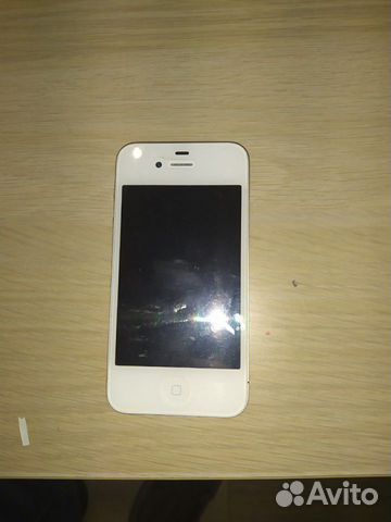 Телефон iPhone 4