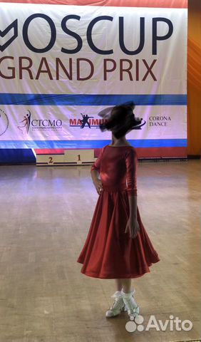 Рейтинговое платье для бальных танцев Рейтинговое платье для бальных танцев