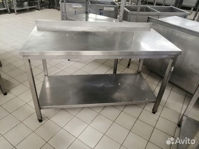 Стол из нержавейки с полкой 140/70 высота 85 см Стол из нержавейки с полкой 140/70 высота 85 см