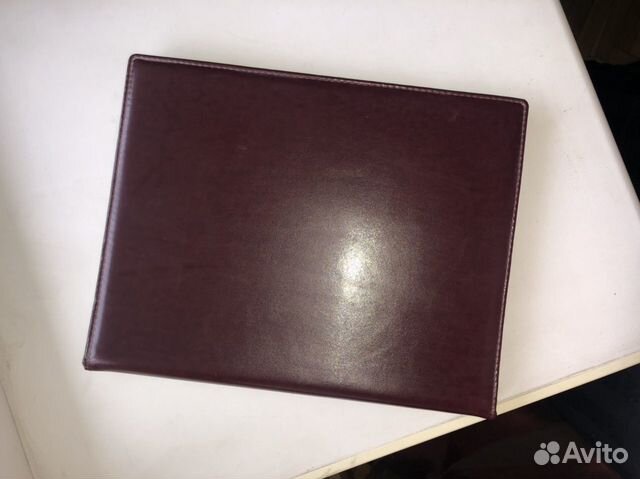 Ежедневник абсолютно новый в коже Ежедневник абсолютно новый в коже