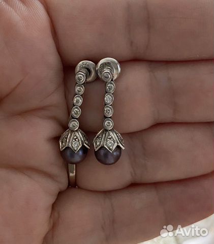 Серьги из белого золота с жемчугом и бриллиантами Серьги из белого золота с жемчугом и бриллиантами