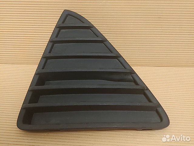 Решетка бампера левая Ford Focus 3 дорест