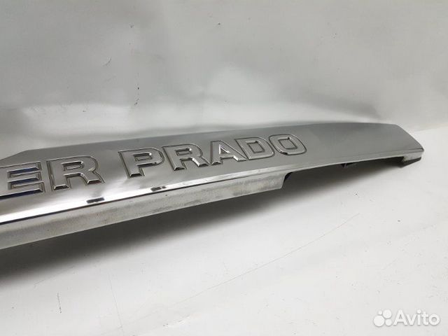 Накладка крышки багажника Toyota Land Cruiser Накладка крышки багажника Toyota Land Cruiser
