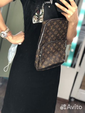 Сумка Louis Vuitton через плечо